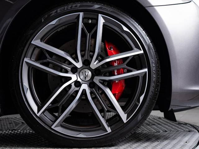マセラティ クアトロポルテ モデナ 0.5万Km 1,390.3万円 2022年式[111]の中古車詳細(東京都)