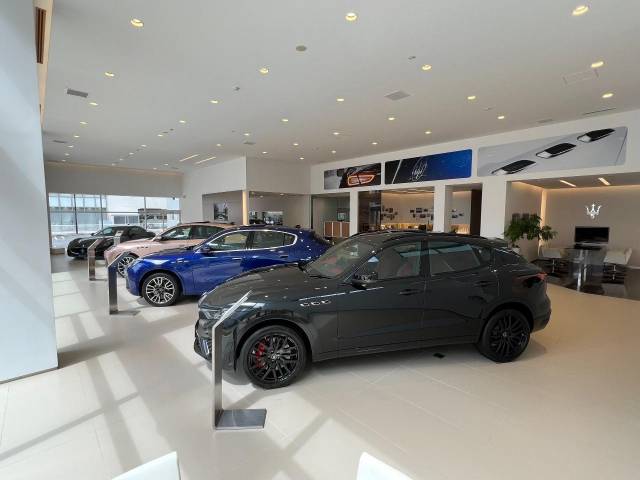 マセラティ クアトロポルテ モデナ 0.5万Km 1,390.3万円 2022年式[111]の中古車詳細(東京都)