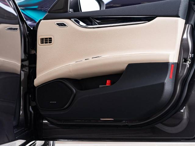 マセラティ クアトロポルテ モデナ 0.5万Km 1,390.3万円 2022年式[111]の中古車詳細(東京都)