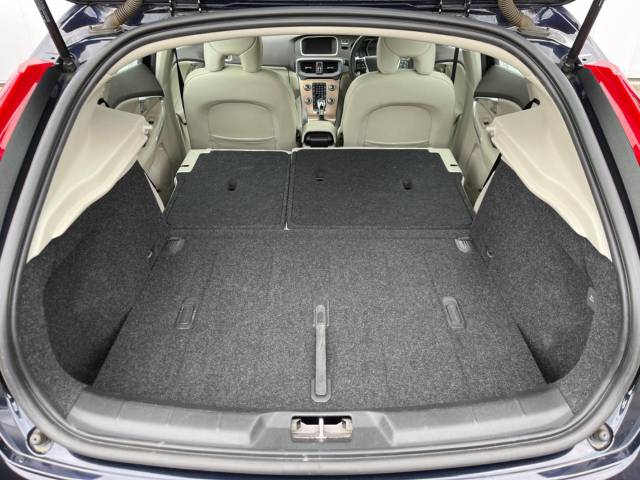 ボルボ Ｖ４０ クロスカントリー Ｔ５ ＡＷＤ ＳＥ 4.2万Km (神奈川県)[983]の中古車詳細