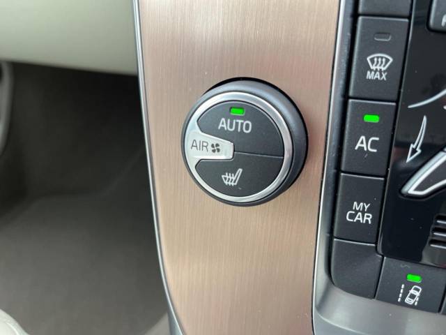 ボルボ Ｖ４０ クロスカントリー Ｔ５ ＡＷＤ ＳＥ 4.2万Km (神奈川県)[983]の中古車詳細