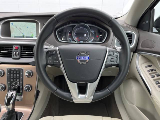 ボルボ Ｖ４０ クロスカントリー Ｔ５ ＡＷＤ ＳＥ 4.2万Km (神奈川県)[983]の中古車詳細