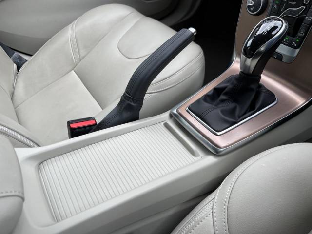 ボルボ Ｖ４０ クロスカントリー Ｔ５ ＡＷＤ ＳＥ 4.2万Km (神奈川県)[983]の中古車詳細