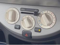 ノート １５ ブラウニーインテリアの中古車画像