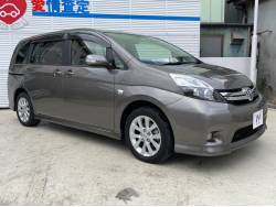 アイシス プラタナの中古車画像