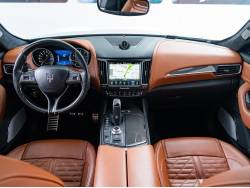 レヴァンテ ＧＴＳの中古車画像