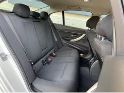 ３シリーズ ３２０ｄの中古車画像