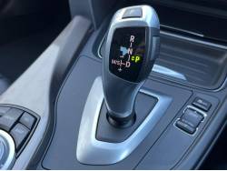 ３シリーズ ３２０ｄ モダンの中古車画像