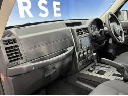 ジープ・チェロキー スポーツの中古車画像