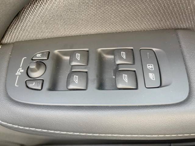 ボルボ Ｓ６０ Ｂ５ Ｒデザイン 1万Km (神奈川県)[400]の中古車詳細