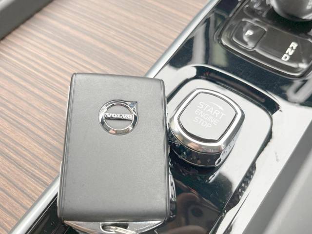 ボルボ ＸＣ６０ リチャージ プラグインハイブリッド Ｔ６ ＡＷＤ インスクリプション 0.8万Km (大分県)[575]の中古車詳細