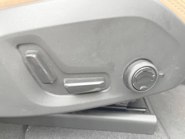 ボルボ ＸＣ６０ リチャージ プラグインハイブリッド Ｔ６ ＡＷＤ インスクリプション 0.8万Km (大分県)[575]の中古車詳細