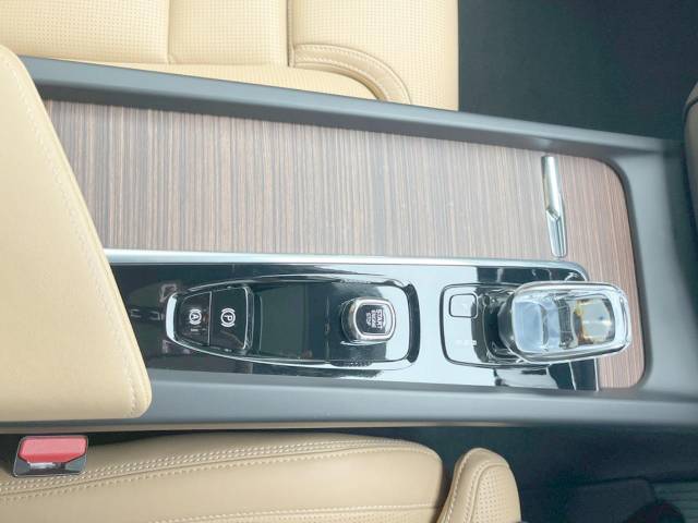 ボルボ ＸＣ６０ リチャージ プラグインハイブリッド Ｔ６ ＡＷＤ インスクリプション 0.8万Km (大分県)[575]の中古車詳細