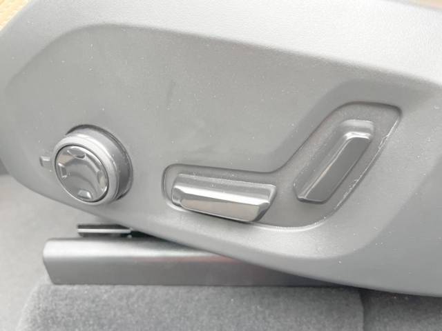 ボルボ ＸＣ６０ リチャージ プラグインハイブリッド Ｔ６ ＡＷＤ インスクリプション 0.8万Km (大分県)[575]の中古車詳細