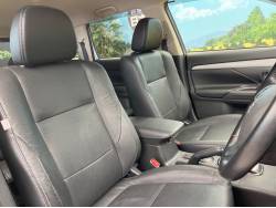 アウトランダーＰＨＥＶ Ｇプレミアムパッケージの中古車画像