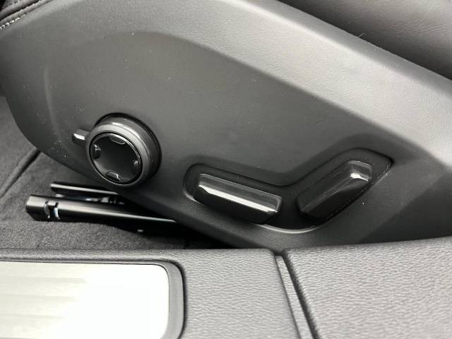 ボルボ Ｖ６０ アルティメット Ｂ４ 20Km (大阪府)[445]の中古車詳細