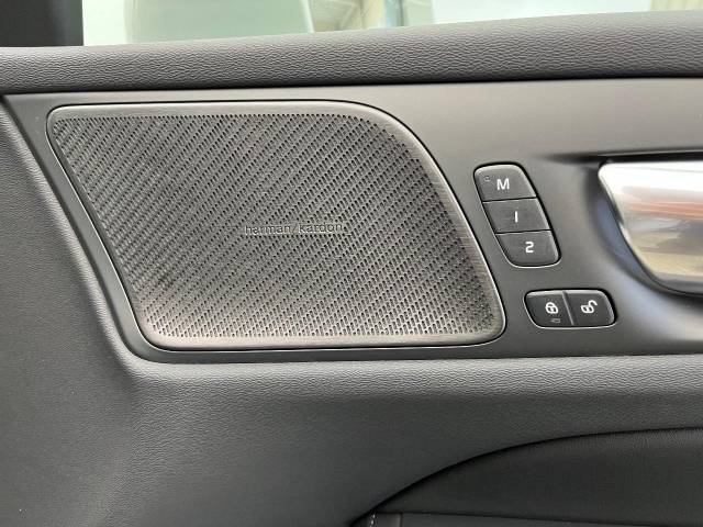 ボルボ Ｖ６０ アルティメット Ｂ４ 20Km (大阪府)[445]の中古車詳細