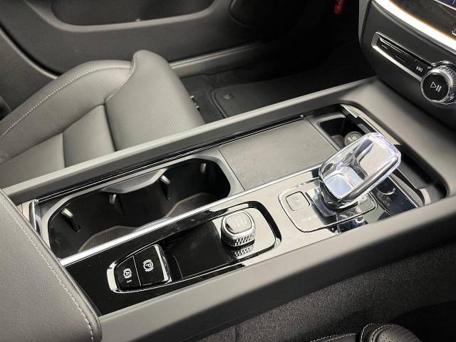 ボルボ Ｖ６０ アルティメット Ｂ４ 20Km (大阪府)[445]の中古車詳細