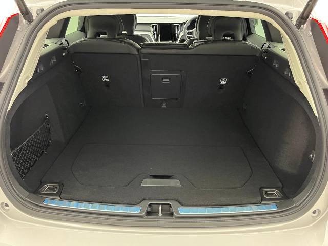 ボルボ Ｖ６０ アルティメット Ｂ４ 20Km (大阪府)[445]の中古車詳細