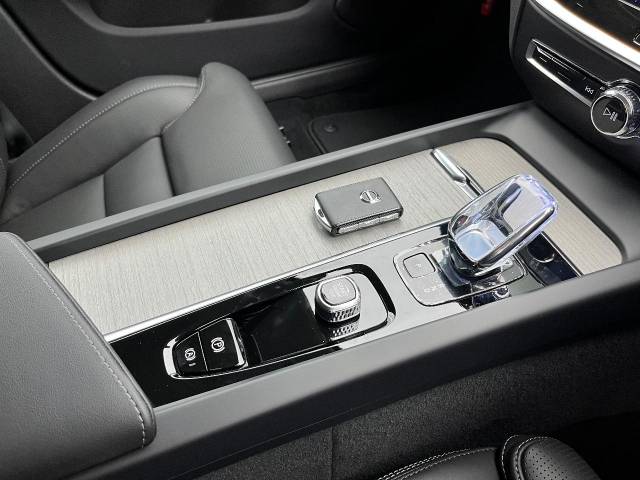 ボルボ Ｖ６０ アルティメット Ｂ４ 20Km (大阪府)[445]の中古車詳細