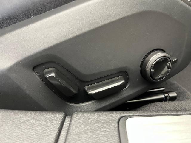 ボルボ Ｖ６０ アルティメット Ｂ４ 20Km (大阪府)[445]の中古車詳細