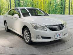 クラウン ３．０ロイヤルサルーンｉ－Ｆｏｕｒ アニバーサリーエディションの中古車画像