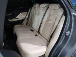 Ｆペイス ピュアの中古車画像