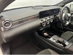 Ａクラスセダン Ａ２５０ ４マチック エディション１セダンの中古車画像