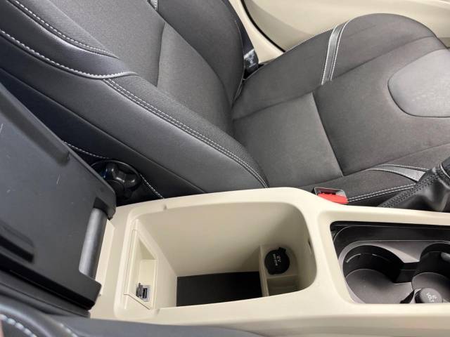 ボルボ Ｖ４０ Ｔ４ ＳＥ 6.9万Km (大阪府)[028]の中古車詳細