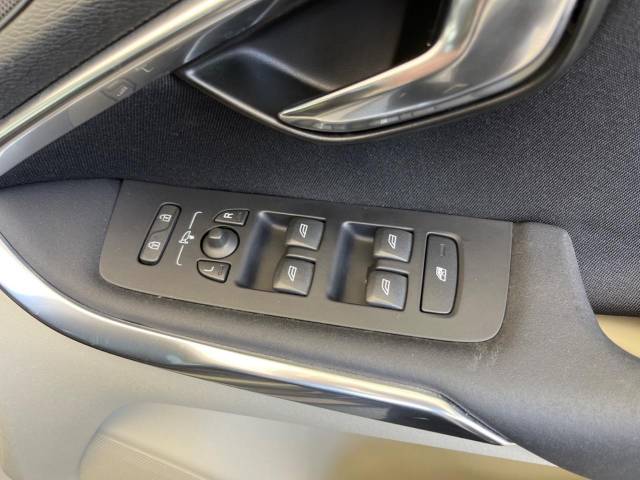 ボルボ Ｖ４０ Ｔ４ ＳＥ 6.9万Km (大阪府)[028]の中古車詳細