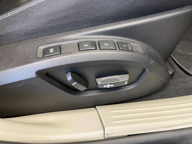 ボルボ Ｖ４０ Ｔ４ ＳＥ 6.9万Km (大阪府)[028]の中古車詳細