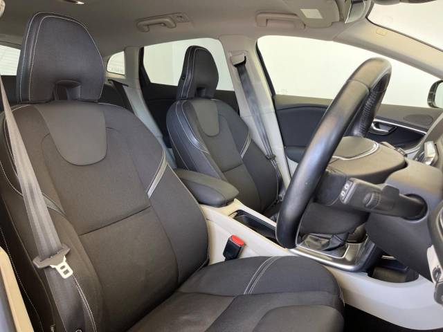 ボルボ Ｖ４０ Ｔ４ ＳＥ 6.9万Km (大阪府)[028]の中古車詳細