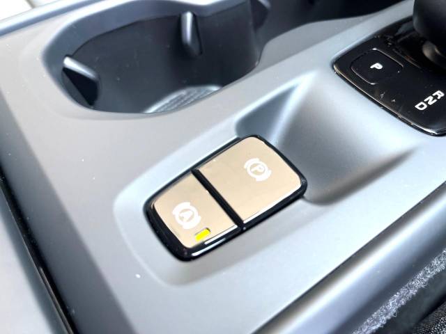 ボルボ ＸＣ４０ Ｂ４ ＡＷＤ モメンタム 0.5万Km (大分県)[104]の中古車詳細