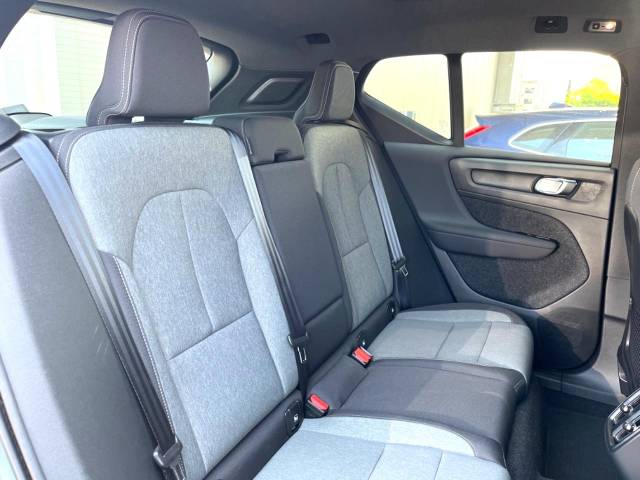 ボルボ ＸＣ４０ Ｂ４ ＡＷＤ モメンタム 0.5万Km (大分県)[104]の中古車詳細