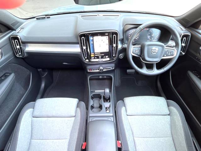 ボルボ ＸＣ４０ Ｂ４ ＡＷＤ モメンタム 0.5万Km (大分県)[104]の中古車詳細