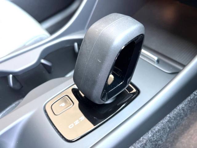 ボルボ ＸＣ４０ Ｂ４ ＡＷＤ モメンタム 0.5万Km (大分県)[104]の中古車詳細