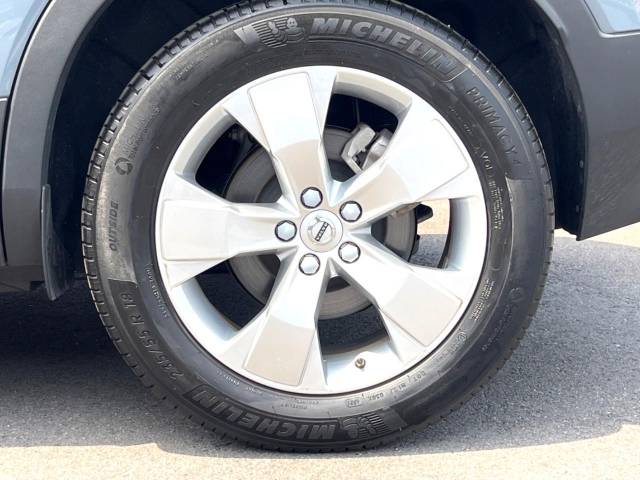 ボルボ ＸＣ４０ Ｂ４ ＡＷＤ モメンタム 0.5万Km (大分県)[104]の中古車詳細