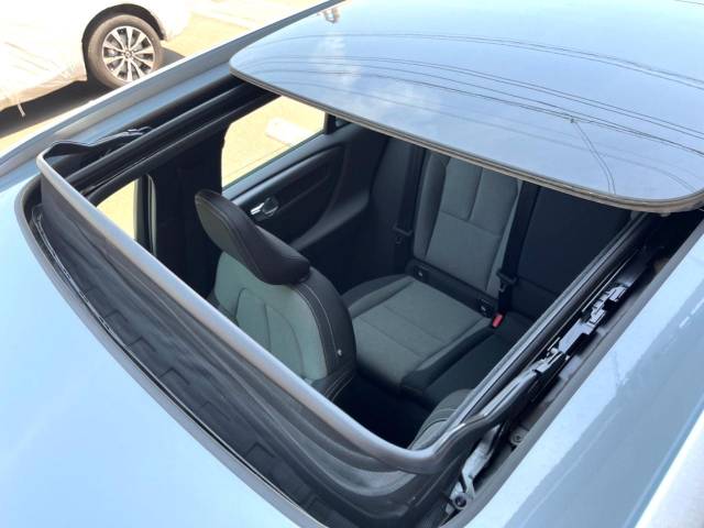 ボルボ ＸＣ４０ Ｂ４ ＡＷＤ モメンタム 0.5万Km (大分県)[104]の中古車詳細