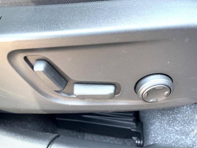 ボルボ ＸＣ４０ Ｂ４ ＡＷＤ モメンタム 0.5万Km (大分県)[104]の中古車詳細