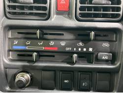 キャリイトラック KX ディスチャージヘッドランプ装着車（スズキ