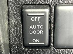 セレナ ライダー ハイパフォーマンス スペックの中古車画像