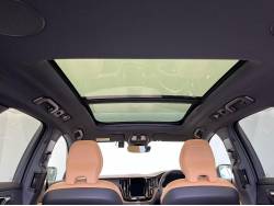 ＸＣ６０ リチャージ プラグインハイブリッド Ｔ６ ＡＷＤ インスクリプションの中古車画像