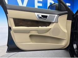 ＸＦ ２．０ラグジュアリーの中古車画像