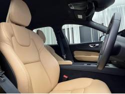 ＸＣ６０ Ｄ４ ＡＷＤ Ｒデザインの中古車画像