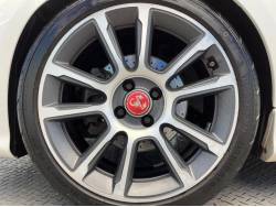 アバルト５９５Ｃ ツーリズモの中古車画像