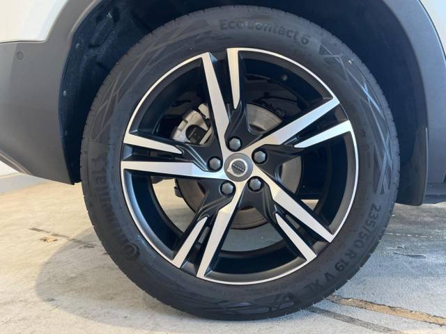ボルボ ＸＣ４０ Ｂ４ ＡＷＤ Ｒデザイン 2.8万Km (福岡県)[977]の中古車詳細