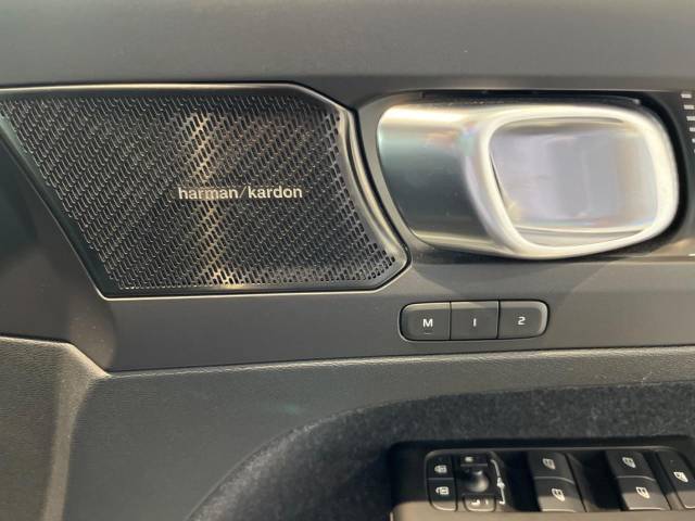 ボルボ ＸＣ４０ Ｂ４ ＡＷＤ Ｒデザイン 2.8万Km (福岡県)[977]の中古車詳細