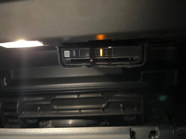 ボルボ ＸＣ４０ Ｂ４ ＡＷＤ Ｒデザイン 2.8万Km (福岡県)[977]の中古車詳細