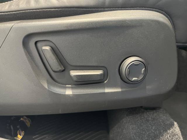 ボルボ ＸＣ４０ Ｂ４ ＡＷＤ Ｒデザイン 2.8万Km (福岡県)[977]の中古車詳細
