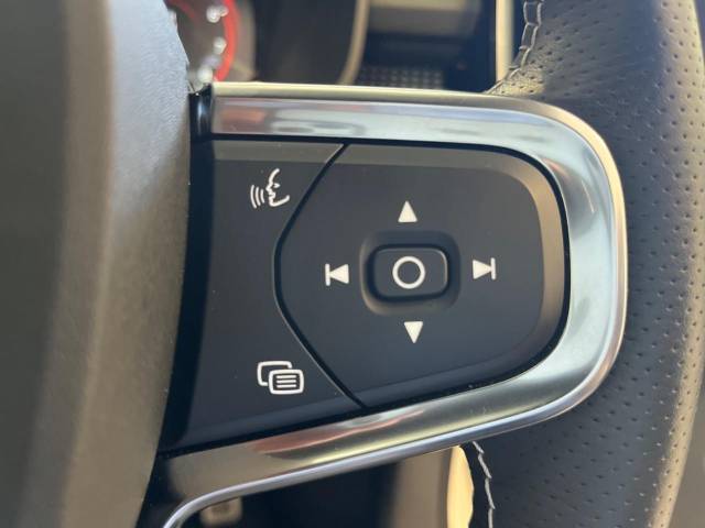ボルボ ＸＣ４０ Ｂ４ ＡＷＤ Ｒデザイン 2.8万Km (福岡県)[977]の中古車詳細
